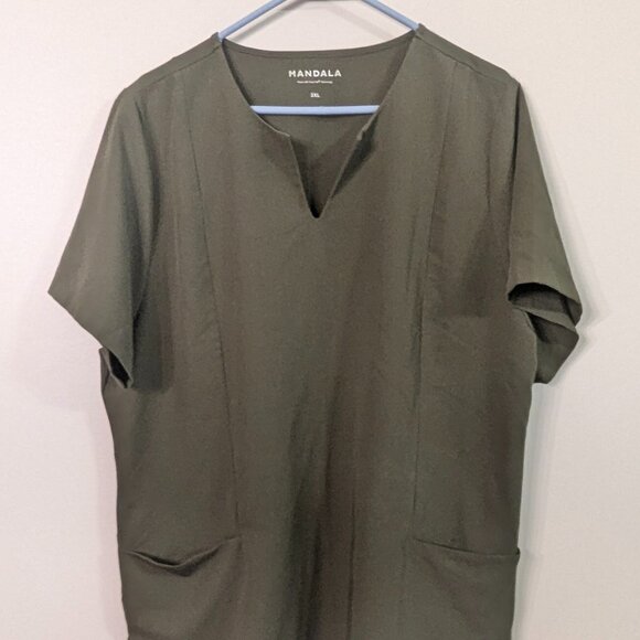 Mandala Scrub Top 2XL - Picture 1 of 4